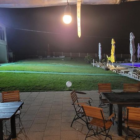 Отель Relax Greci Экстерьер фото