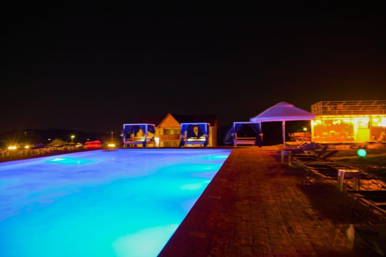 Отель Relax Greci Экстерьер фото
