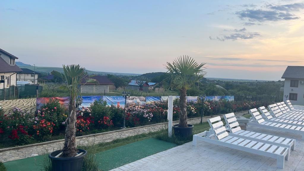 Отель Relax Greci Экстерьер фото
