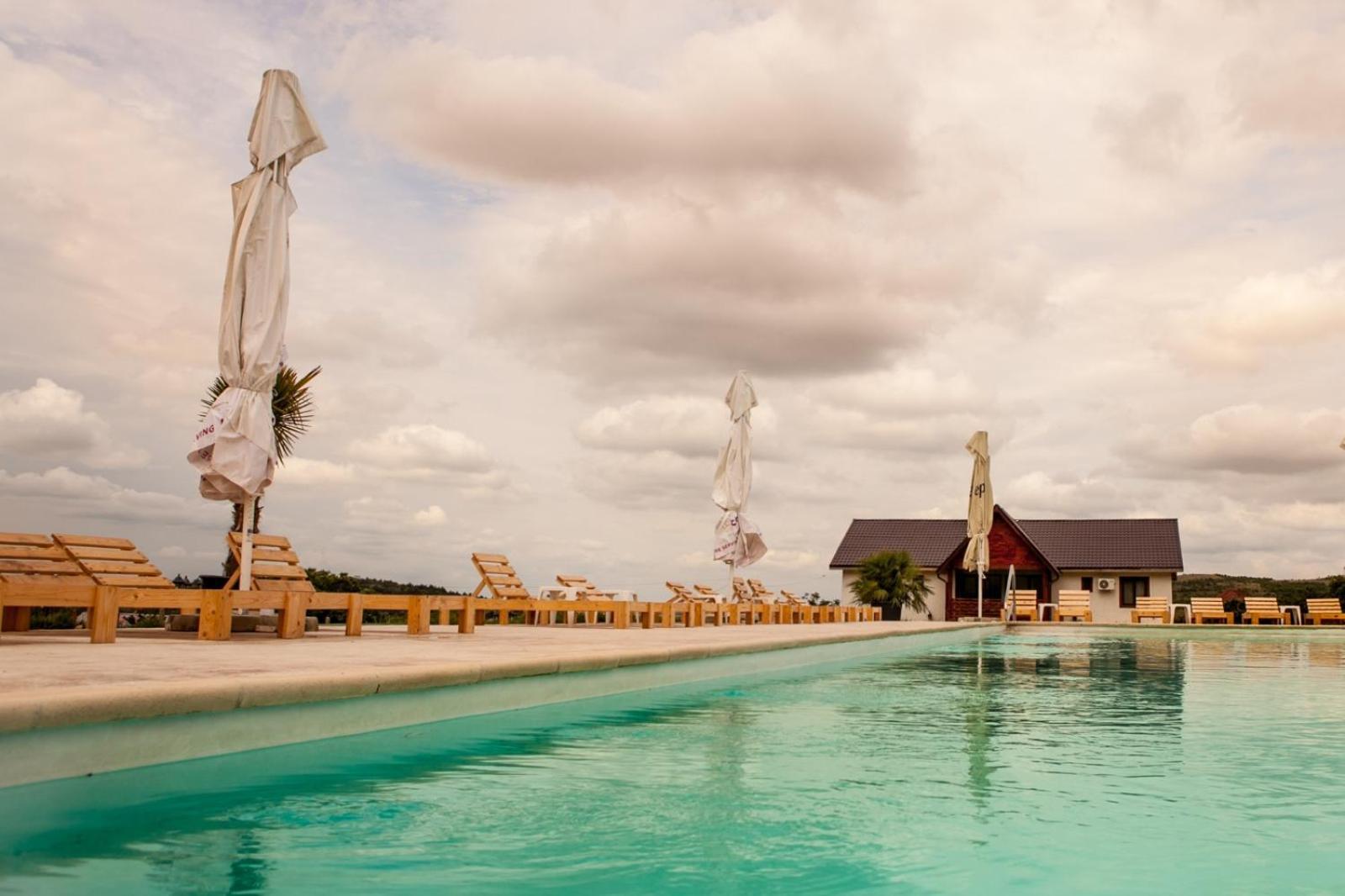 Отель Relax Greci Экстерьер фото